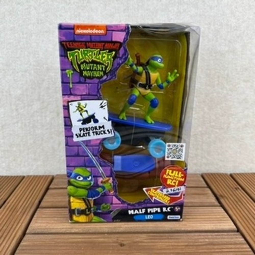 Teenage Mutant Ninja Turtles Mutant Mayhem Half Pipe RC Leo Action Figure